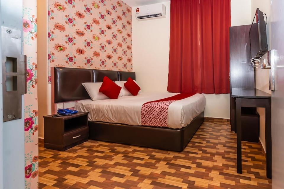 Gold City Hotel Малакка Экстерьер фото